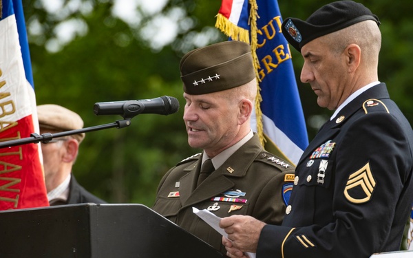 Addressing the audience at the Eisenhower Memorial