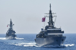 SNMG2 conducts PASSEX with JMSDF