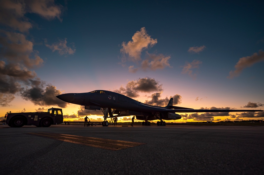 DVIDS - Images - B-1B Lancers Land At Andersen Air Force Base [Image 1 ...