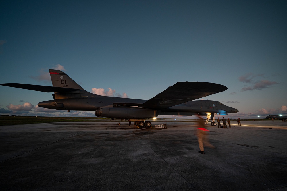 B-1B Lancers Land at Andersen Air Force Base