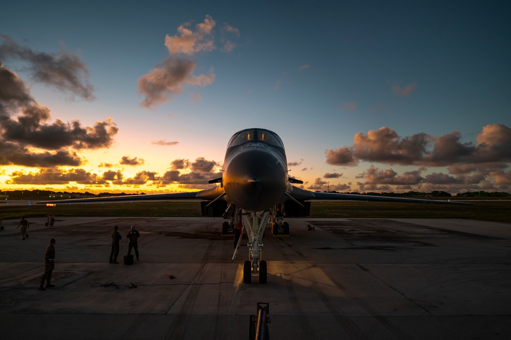 B-1B Lancers Land at Andersen Air Force Base