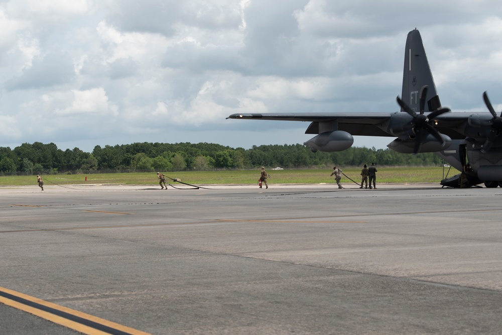 22nd AF CC attends FARP demo