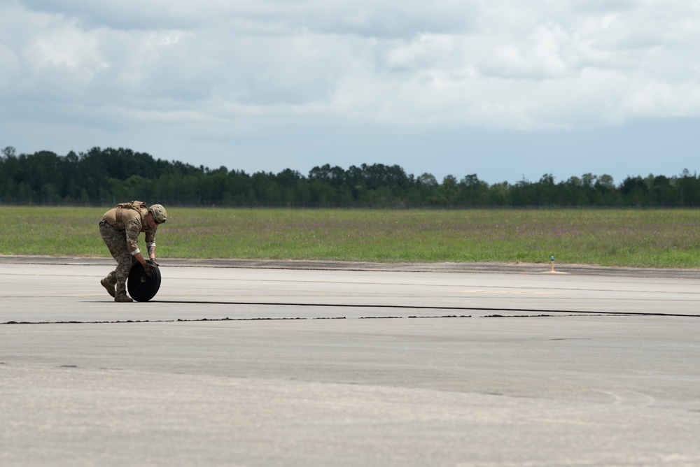 22nd AF CC attends FARP demo