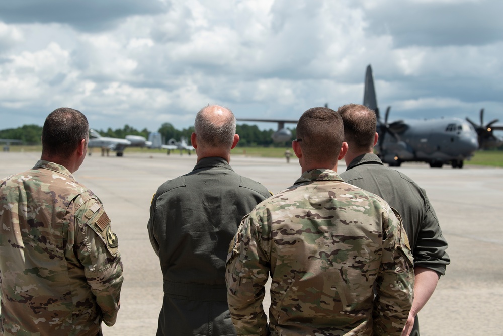 22nd AF CC attends FARP demo