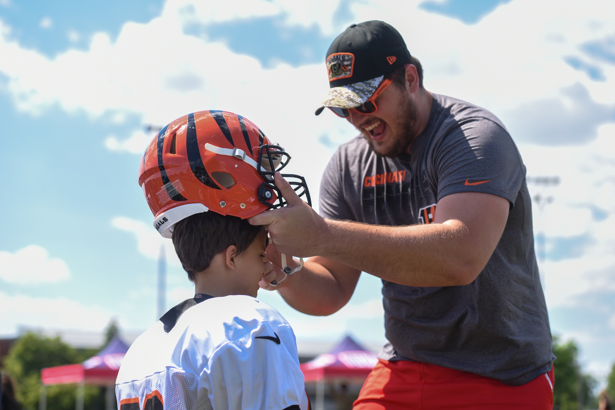 Cincinnati Bengals rookies visit WPAFB > Wright-Patterson AFB