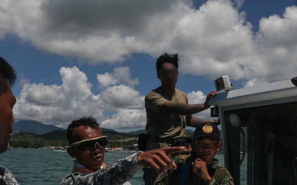 1st SFG (A) soldiers, Philippine partners demonstrate VBSS in Palawan