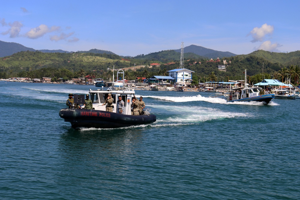 1st SFG (A) soldiers, Philippine partners demonstrate VBSS in Palawan