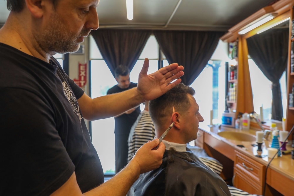 Brothers offer RC-East Soldiers an authentic barbershop experience