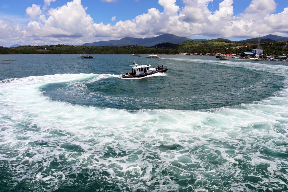 1st SFG (A) soldiers, Philippine partners demonstrate VBSS in Palawan