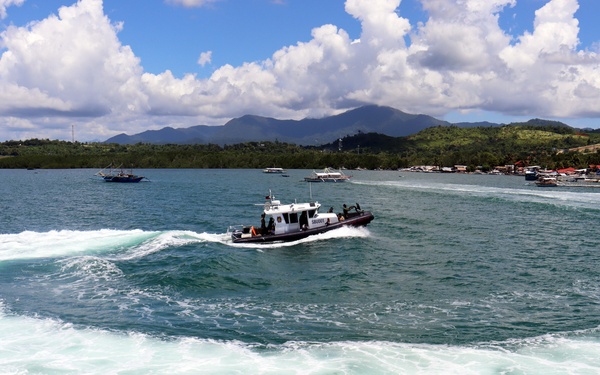 1st SFG (A) soldiers, Philippine partners demonstrate VBSS in Palawan