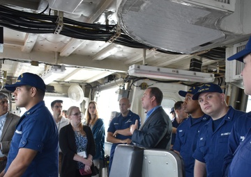 Coast Guard hosts elected official staff members to demonstrate mission readiness, response capabilities in Delaware Bay