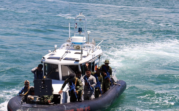1st SFG (A) soldiers, Philippine partners demonstrate VBSS in Palawan