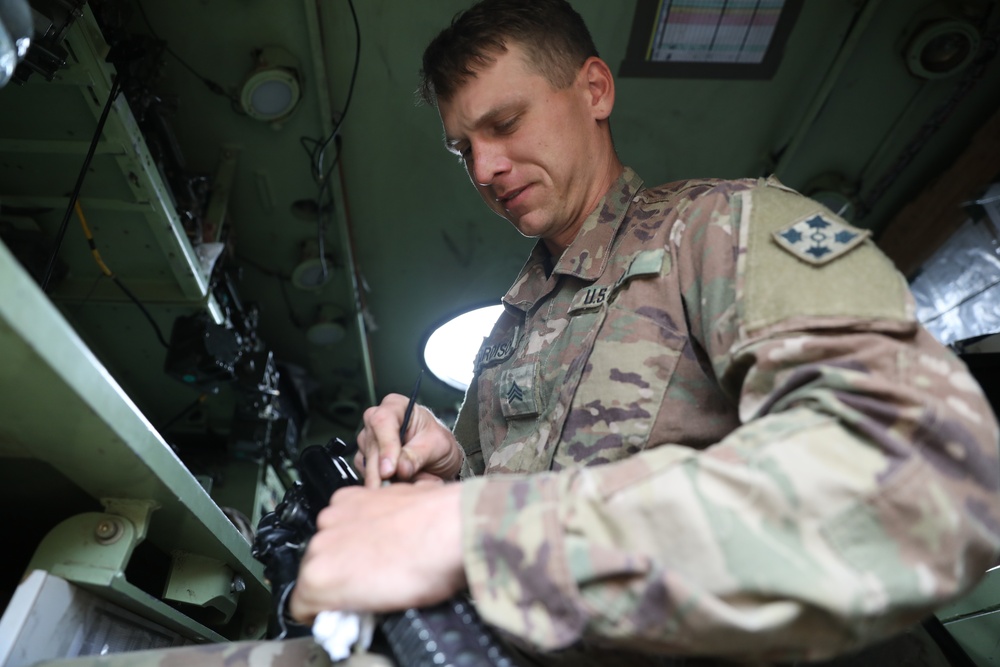 3/29 FA, 4th Infantry Division Soldiers perform weapons maintenance