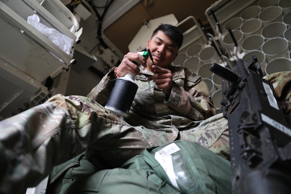 3/29 FA, 4th Infantry Division Soldiers perform weapons maintenance