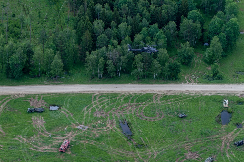 AH-64 Apaches in action during Combined Resolve 17