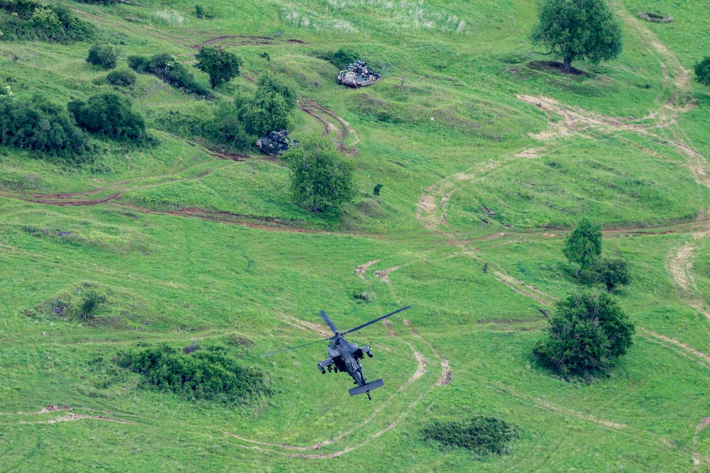 AH-64 Apaches in action during Combined Resolve 17