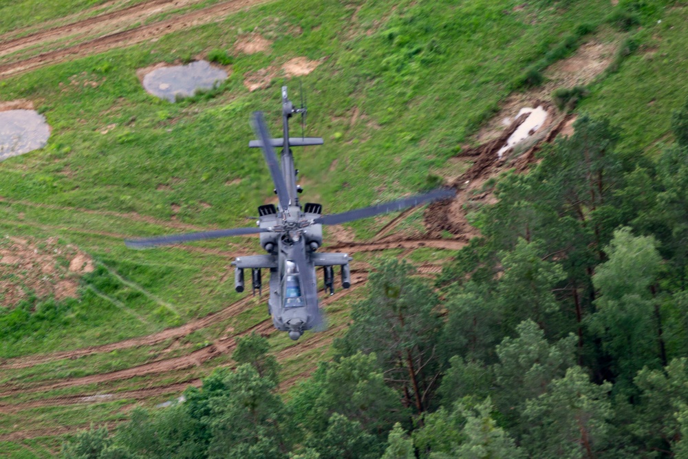 AH-64 Apaches in action during Combined Resolve 17