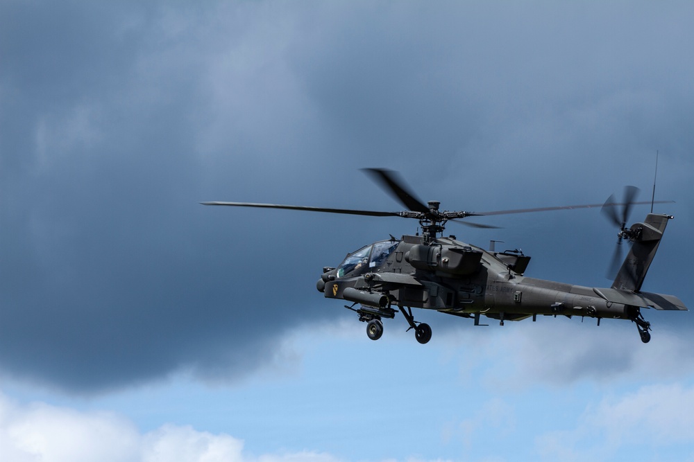 AH-64 Apaches in action during Combined Resolve 17