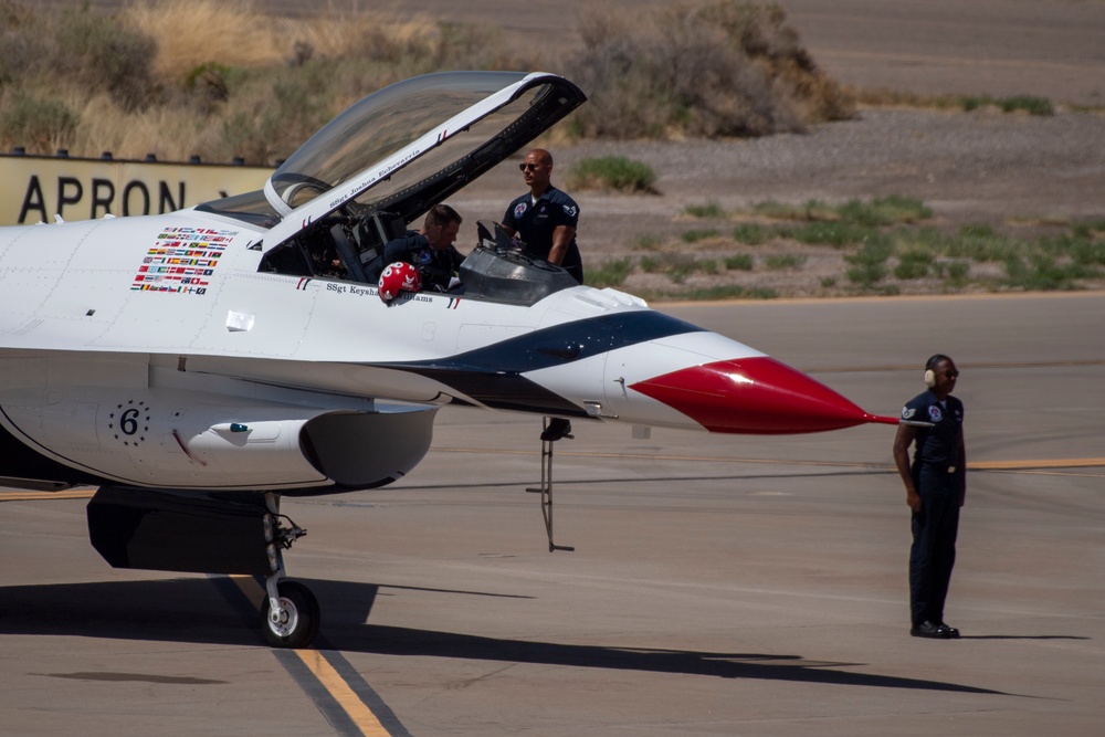 Thunderbirds headline Holloman Air Show