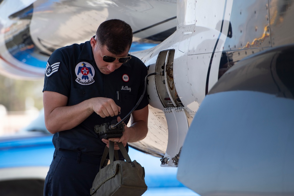 Thunderbirds headline Holloman Air Show