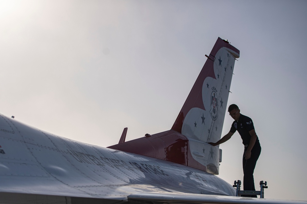 Thunderbirds headline Holloman Air Show