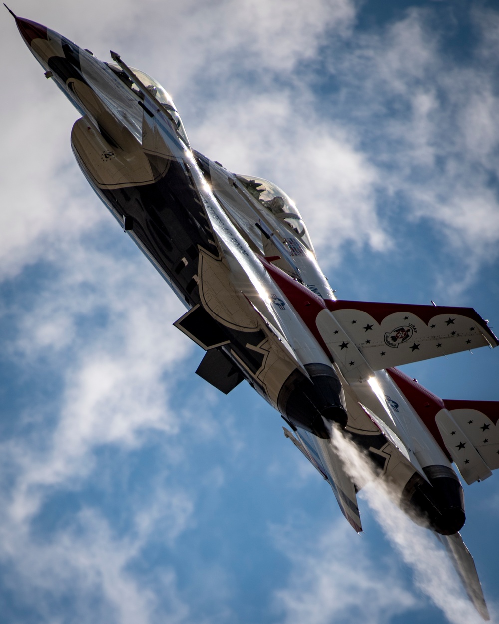 Thunderbirds perform for Skyfest