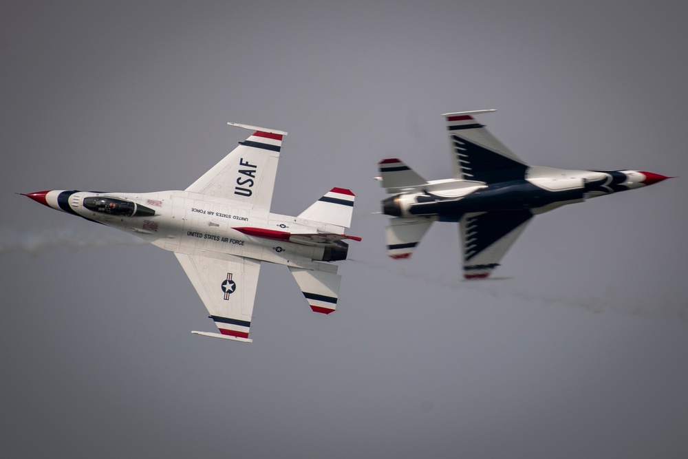 Thunderbirds, Blue Angels duo over Dover