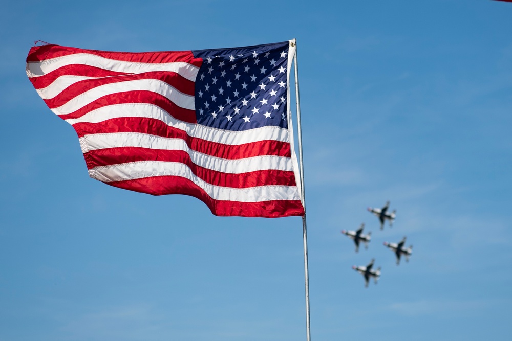 Thunderbirds, Blue Angels duo over Dover