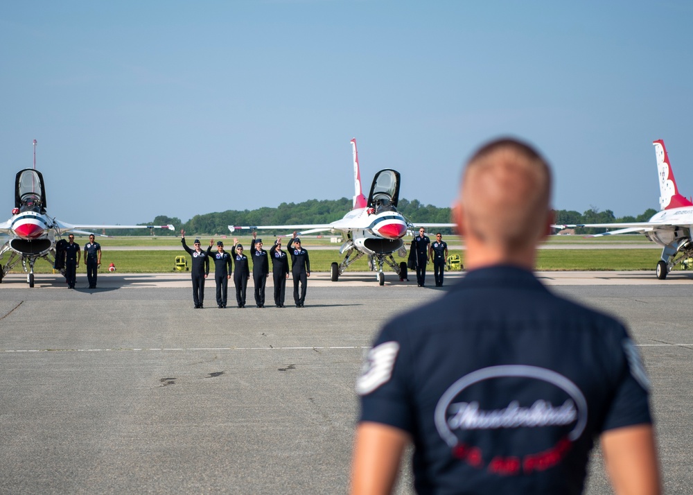 Thunderbirds, Blue Angels duo over Dover