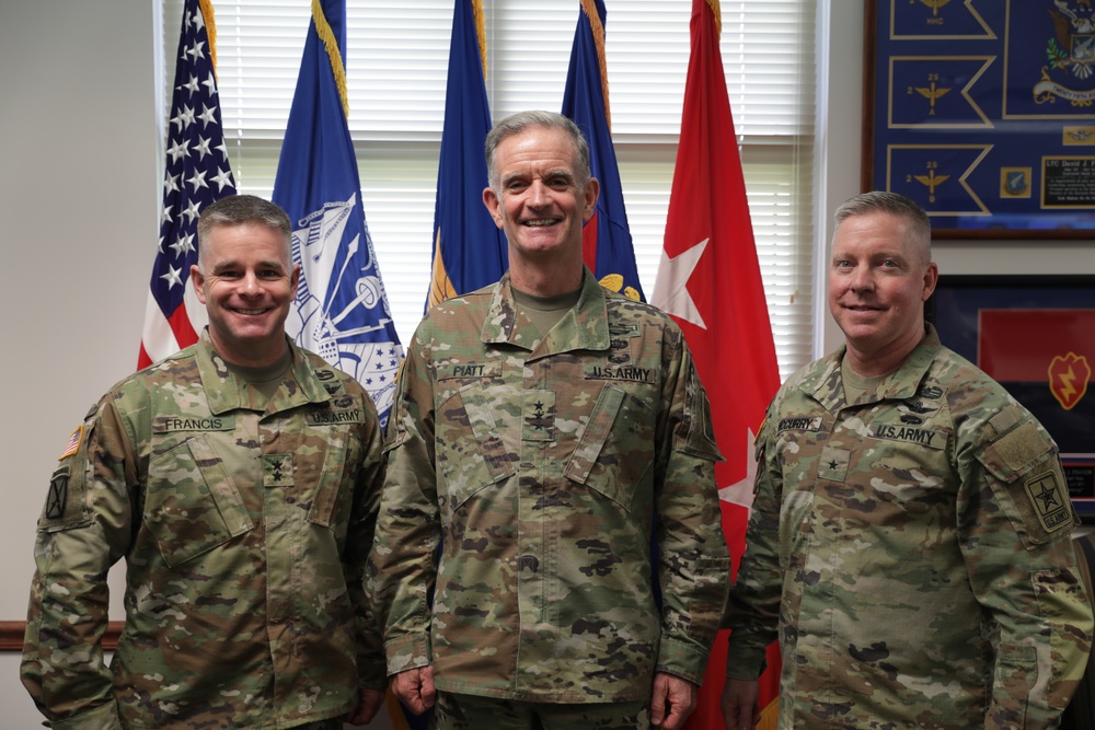 DVIDS - Images - Lt. Gen. Walter E. Piatt Visits USAACE [Image 3 of 3]