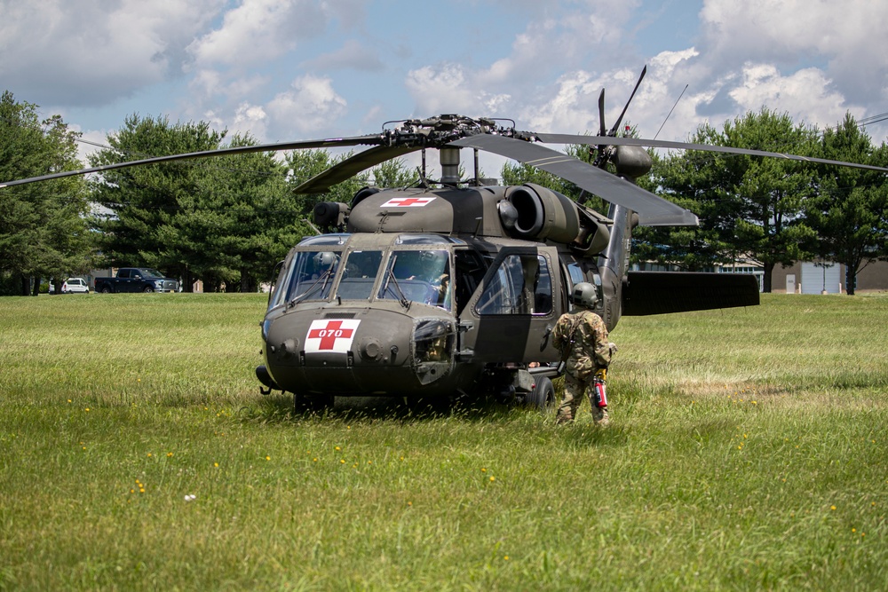 New Jersey MEDEVAC works with Medical Simulation Training Center students