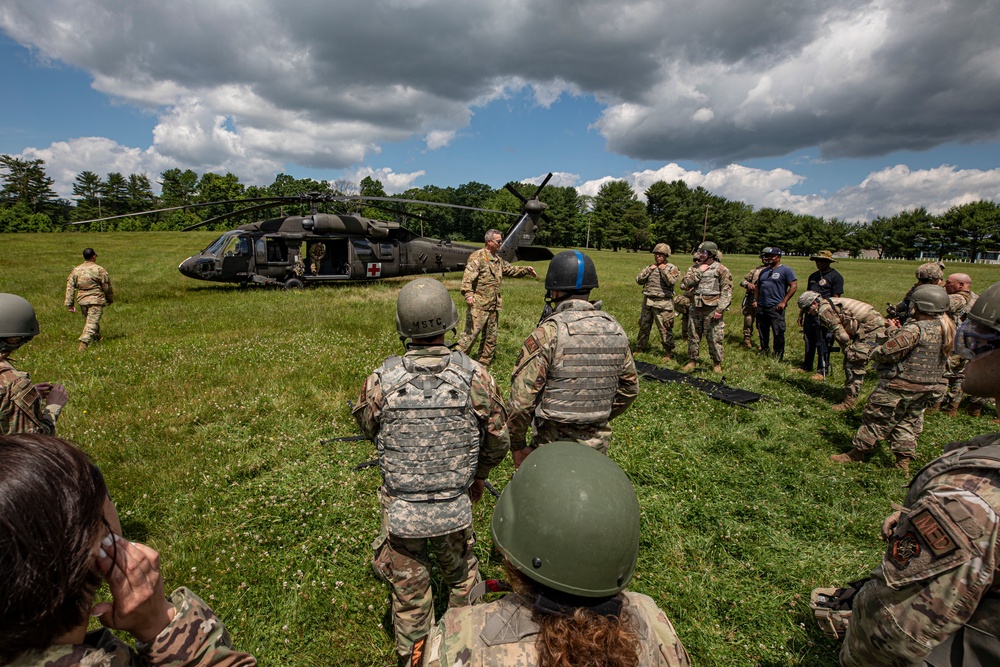 New Jersey MEDEVAC works with Medical Simulation Training Center students