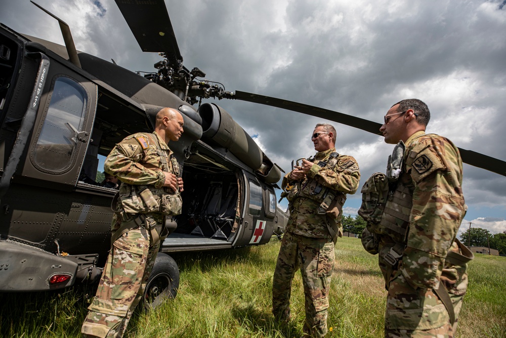 New Jersey MEDEVAC works with Medical Simulation Training Center students