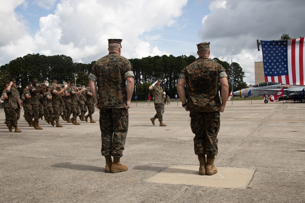 DVIDS - Images - MALS-31 Change of Command [Image 8 of 10]