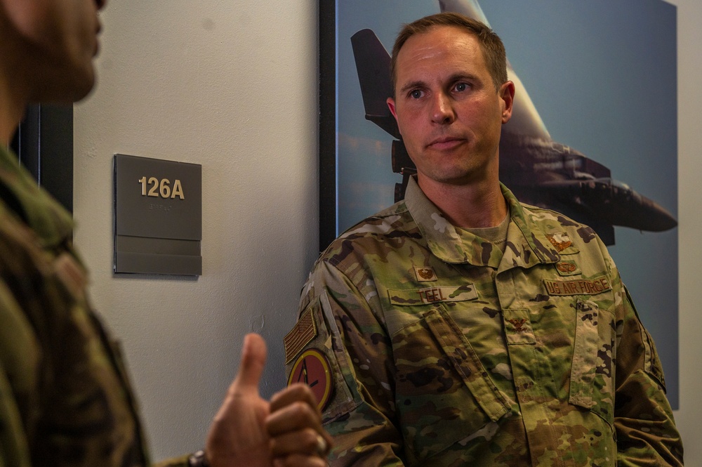 4th FW commander presents quarterly awards