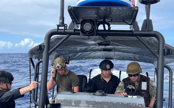 U.S. Coast Guard Law Enforcement Team Conducts RHIB Ops on USS Billings