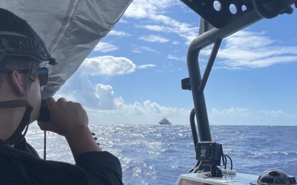 U.S. Coast Guard Law Enforcement Team Conducts RHIB Ops on USS Billings