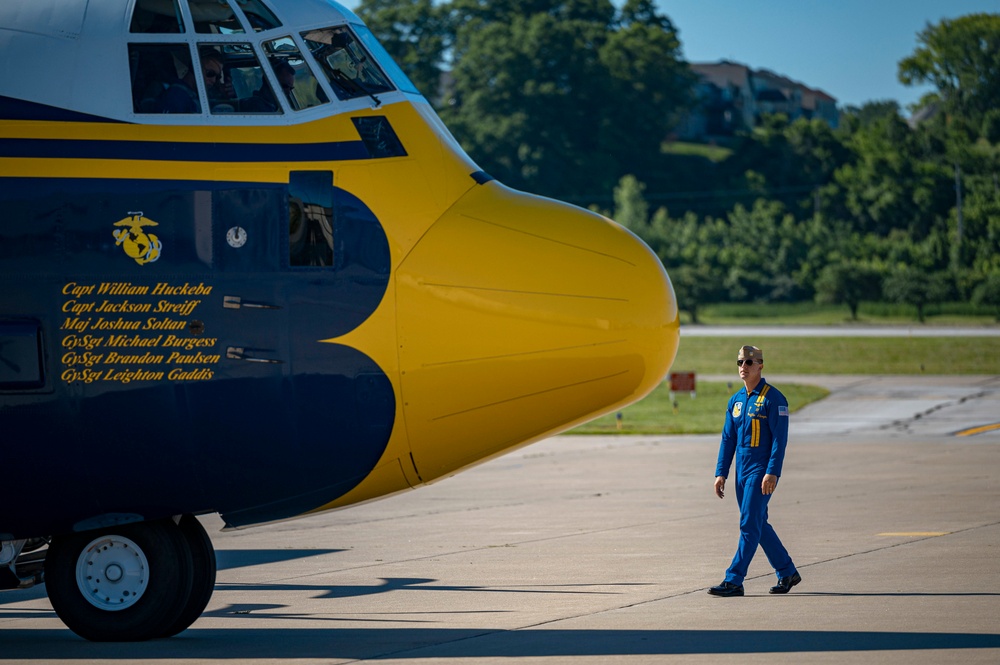 DVIDS Images Blue Angels Arrive for Spirit of St. Louis Airshow