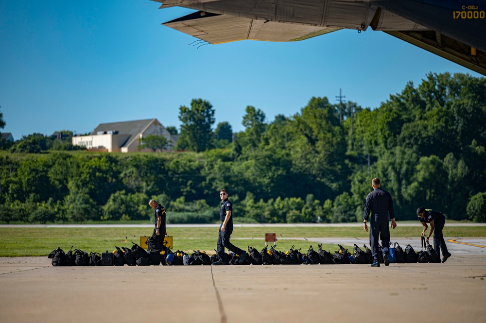 Blue Angels Arrive for Spirit of St. Louis Airshow