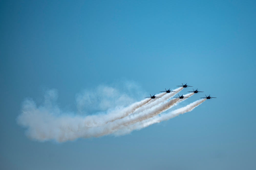 Blue Angels Arrive for Spirit of St. Louis Airshow