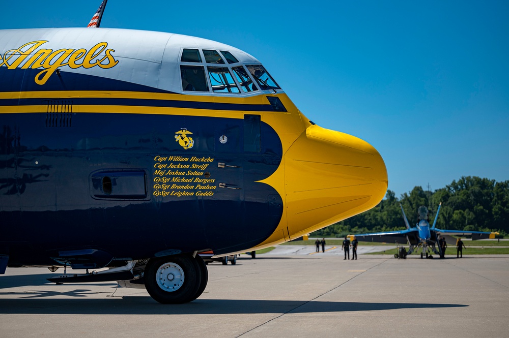 DVIDS Images Blue Angels Arrive for Spirit of St. Louis Airshow