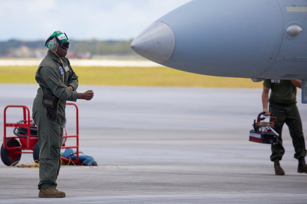 Marines with VMFA(AW)-533 Conduct Flight Operations