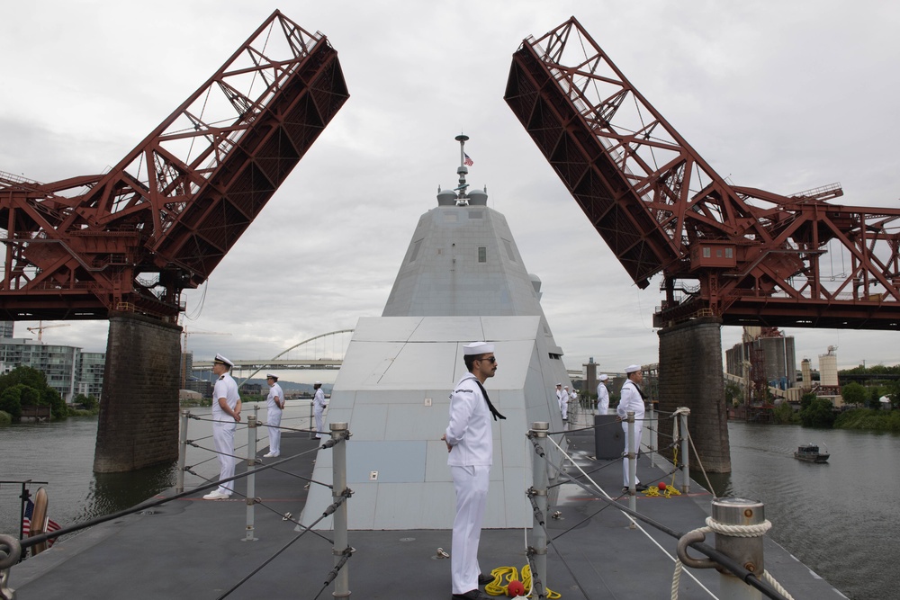 USS Michael Monsoor Arrives in Portland