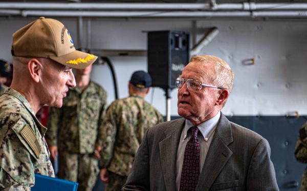PHIBRON 11 holds change of command