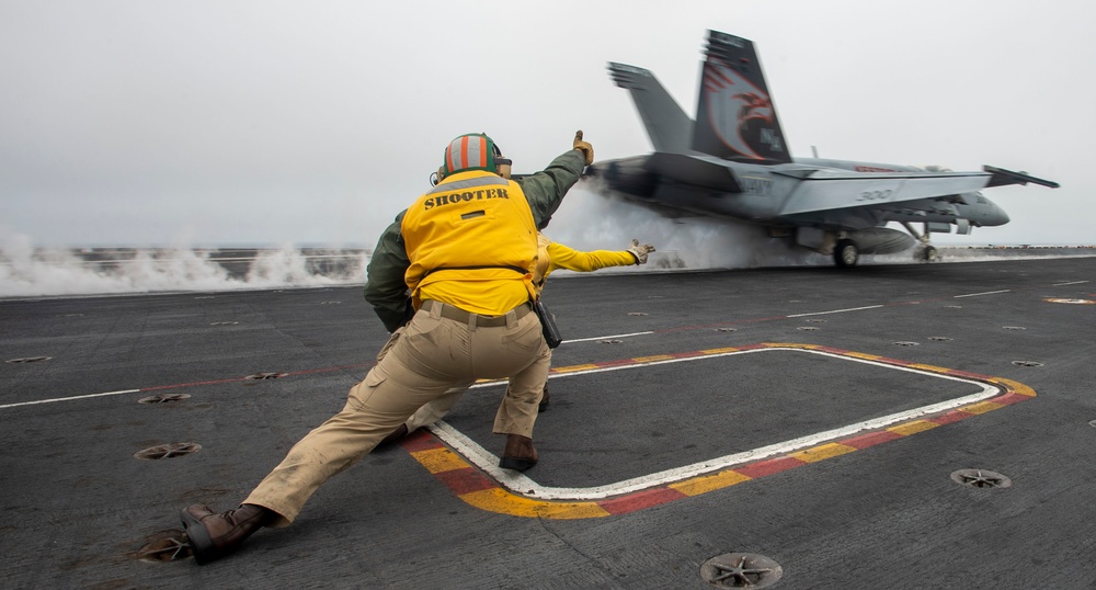 Shooters Launch An F/A-18E