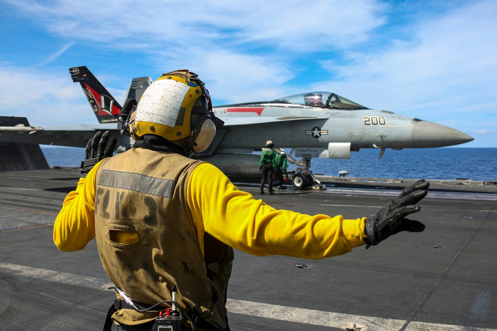 Abraham Lincoln conducts flight operations