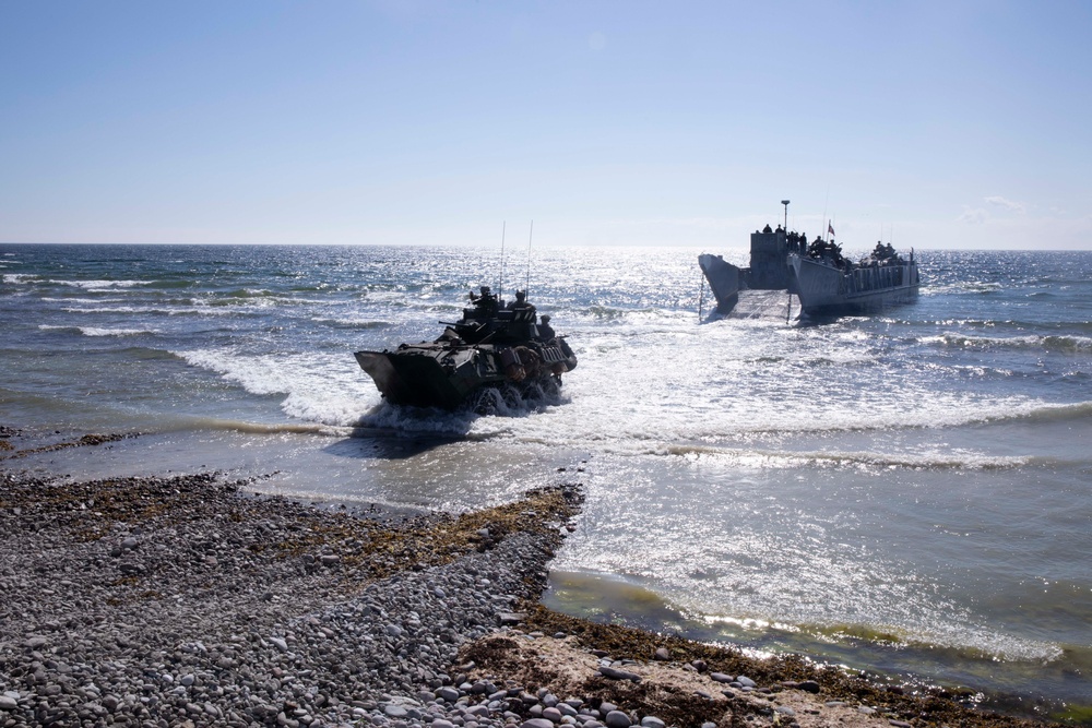 Landing Craft Utility boat offloads Marines onto the shore of Gotland Island