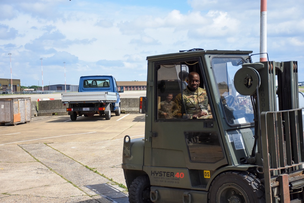 100th LRS provides mass forlkift training to 442d Supply