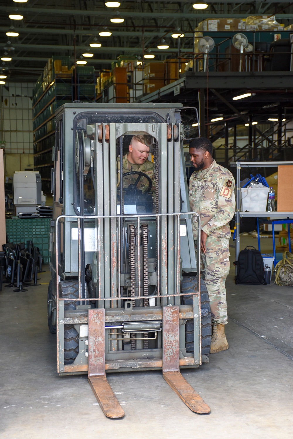 100th LRS provides mass forlkift training to 442d Supply