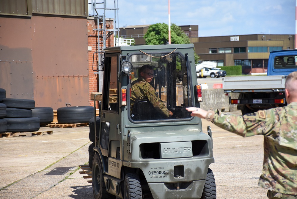 100th LRS provides mass forlkift training to 442d Supply
